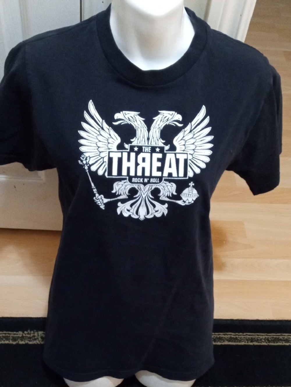 💲1⃣❤▶▶The Threat Rock N' Roll Black Graphic Tee
